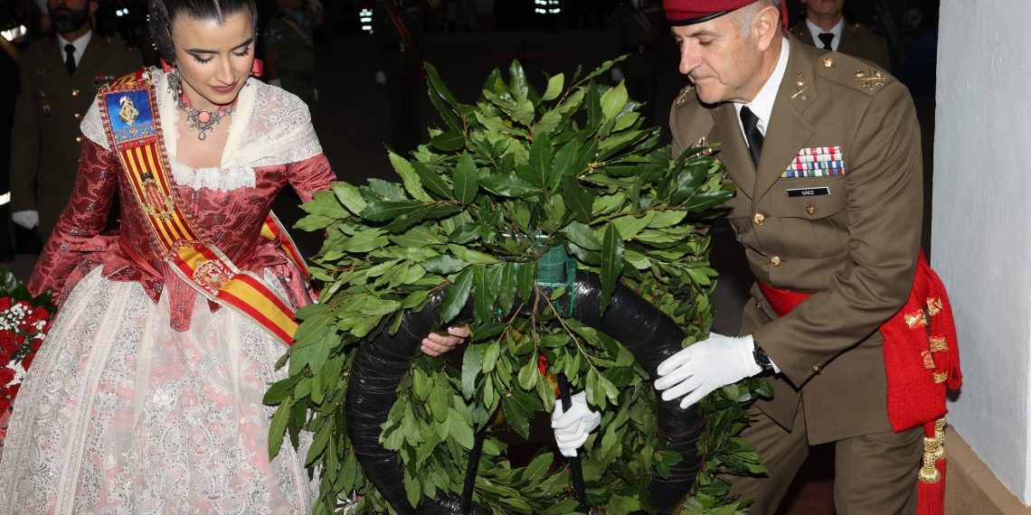 XXXVII Edición de la Falla de las Fuerzas Armadas y Guardia Civil en el cuartel de San Juan de Ribera.