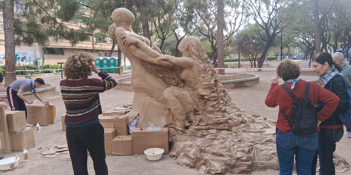 Ruzafa vuelve a plantar la Falla ‘No Olvidar la DANA’ en homenaje a las víctimas