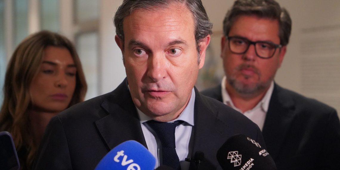 Fernando Pastor: “Esto va de dar la cara, que es lo que hace el PP, mientras Compromís justifica que uno de los suyos se cuele en una vivienda pública”