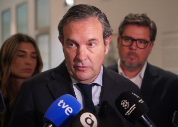 Fernando Pastor: “Esto va de dar la cara, que es lo que hace el PP, mientras Compromís justifica que uno de los suyos se cuele en una vivienda pública”