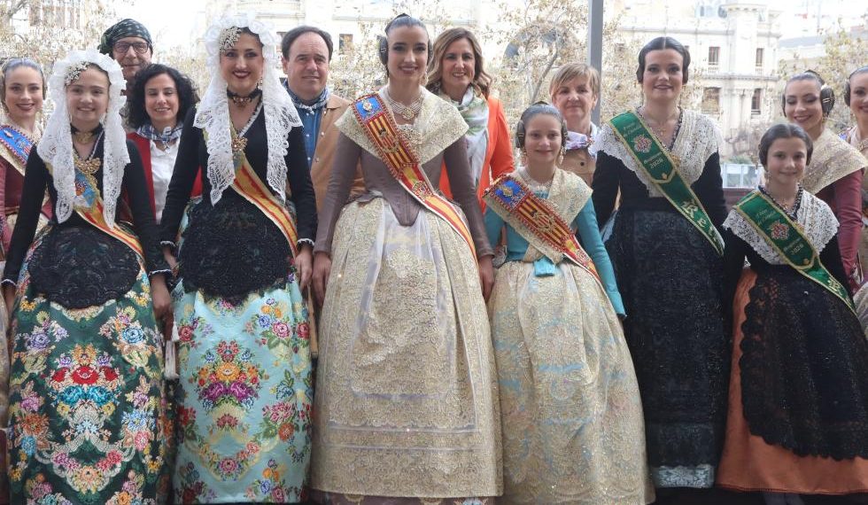 Pérez Llorca asiste a la última mascletà de las Fallas de Valencia 2026