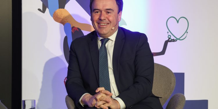 Pérez Llorca anuncia 120.000 viviendas para la Comunitat Valenciana