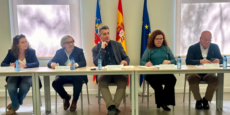 Martínez Mus destaca que la futura plataforma sobre el Turia reducirá el tráfico de la V-30