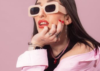 La artista independiente Marya supera las 100.000 reproducciones en Spotify con “Mis Supernenas” y consolida su crecimiento en el pop nacional