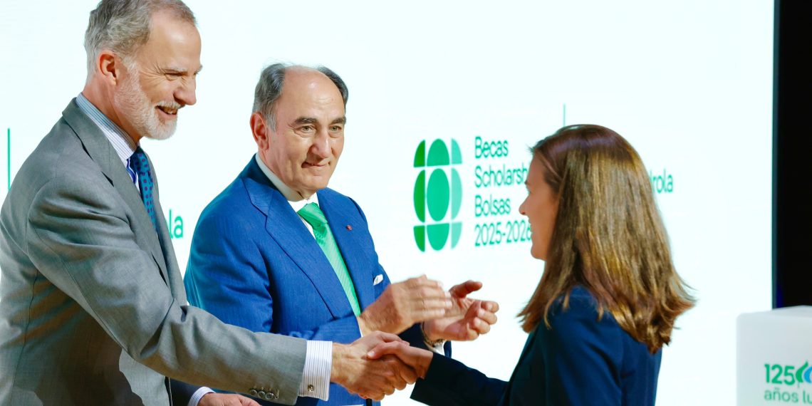 El Rey entrega las Becas Iberdrola para impulsar el talento y la empleabilidad