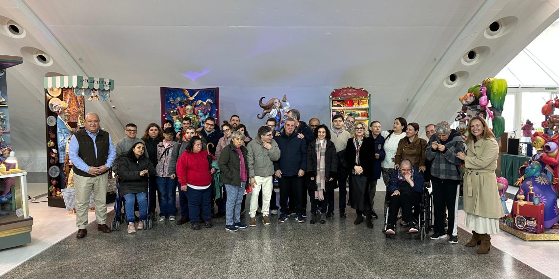 Albalat pone en valor el arte fallero para promover la inclusión y la empatía social