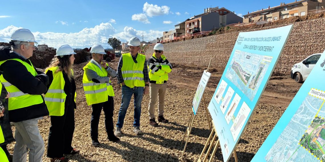 Barrachina supervisa obras de encauzamiento en Montroi y Montserrat
