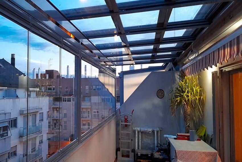 Cómo cerrar un ático en Valencia sin perder vistas: soluciones actuales para aprovechar la terraza todo el año