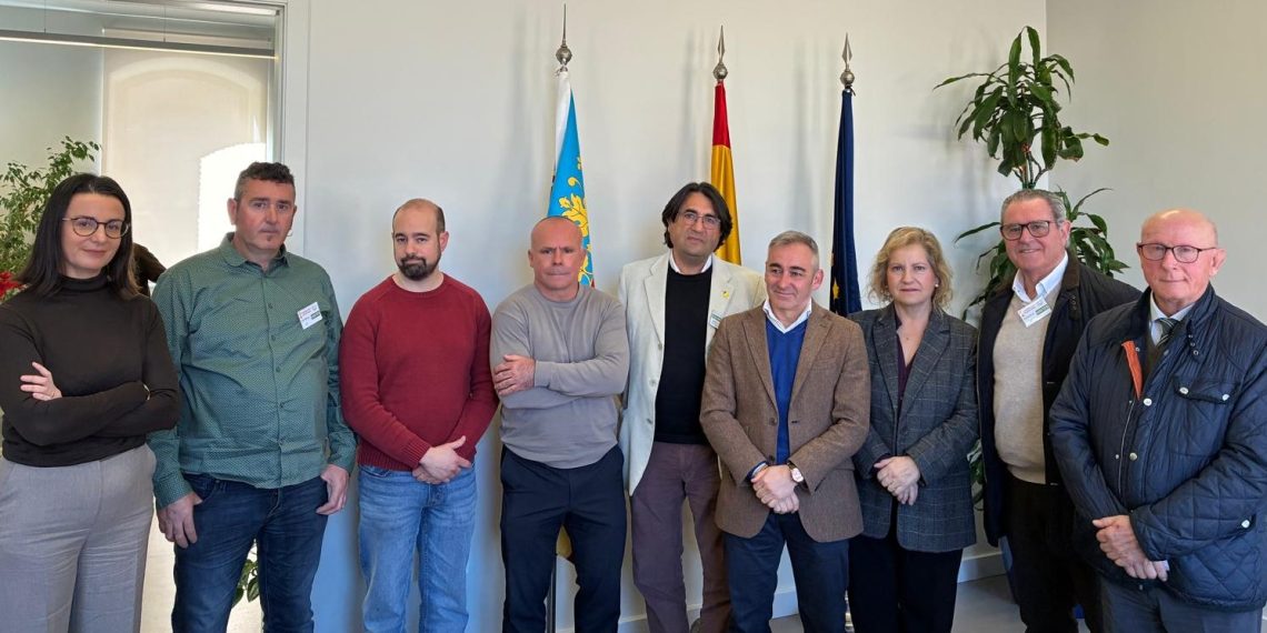 Ava-ASAJA alerta de que la escalada de precios provocada por la tensión internacional está teniendo un impacto directo en los costes de producción de agricultores y ganaderos.