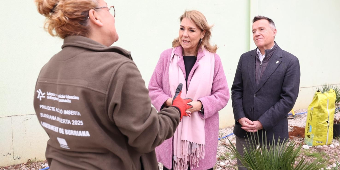 Camarero valora el compromiso con los talleres de empleo y la colaboración municipal para adaptar la formación a las necesidades del territorio