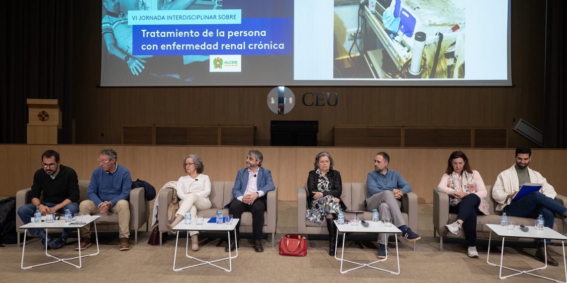 Fisioterapeutas, enfermeras, nutricionistas y psicólogos reclaman una mayor atención al tratamiento integral de las personas con enfermedad renal crónica