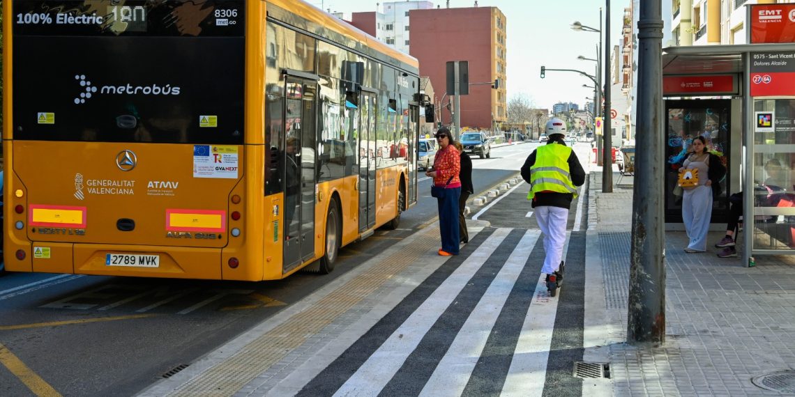 Nuevo tramo del carril bici de la calle de Sant Vicent Màrtir 