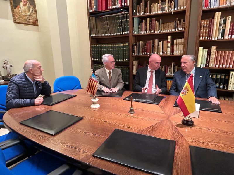 El Ayuntamiento de Valencia y la RACV firman un convenio para difundir el emprendimiento valenciano