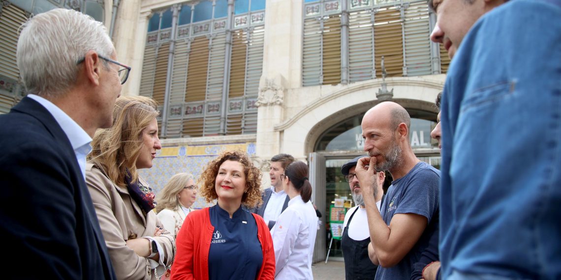 Valencia destina más de 800.000 euros a mejorar la estética y la iluminación del interior del Mercat Central  