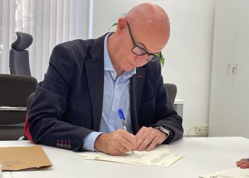 Valencia acuerda un convenio para impulsar el emprendimiento cultural vinculado al Camino del Santo Grial