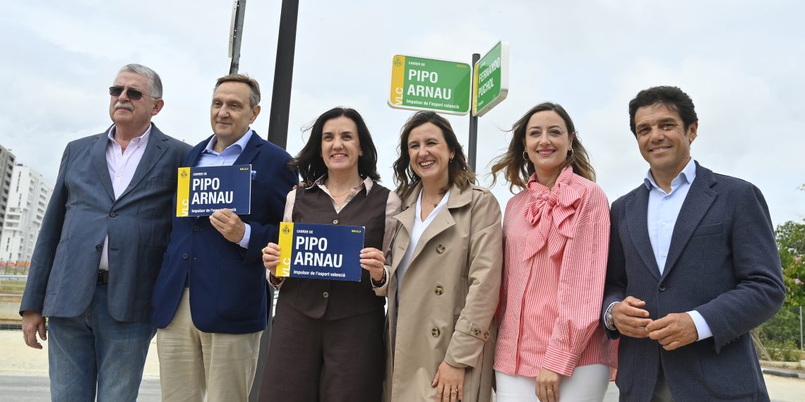 Valencia dedica una calle a Pipo Arnau junto a la Fonteta y el Roig Arena