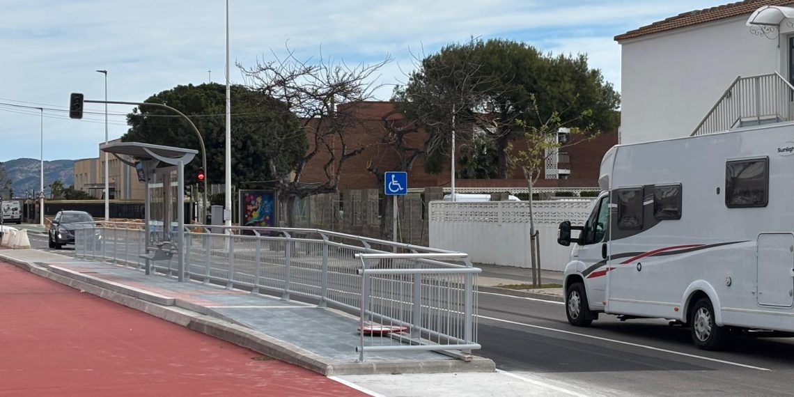 La avenida Ferrandis Salvador de Castelló reabre al tráfico tras completarse la primera fase del TRAM