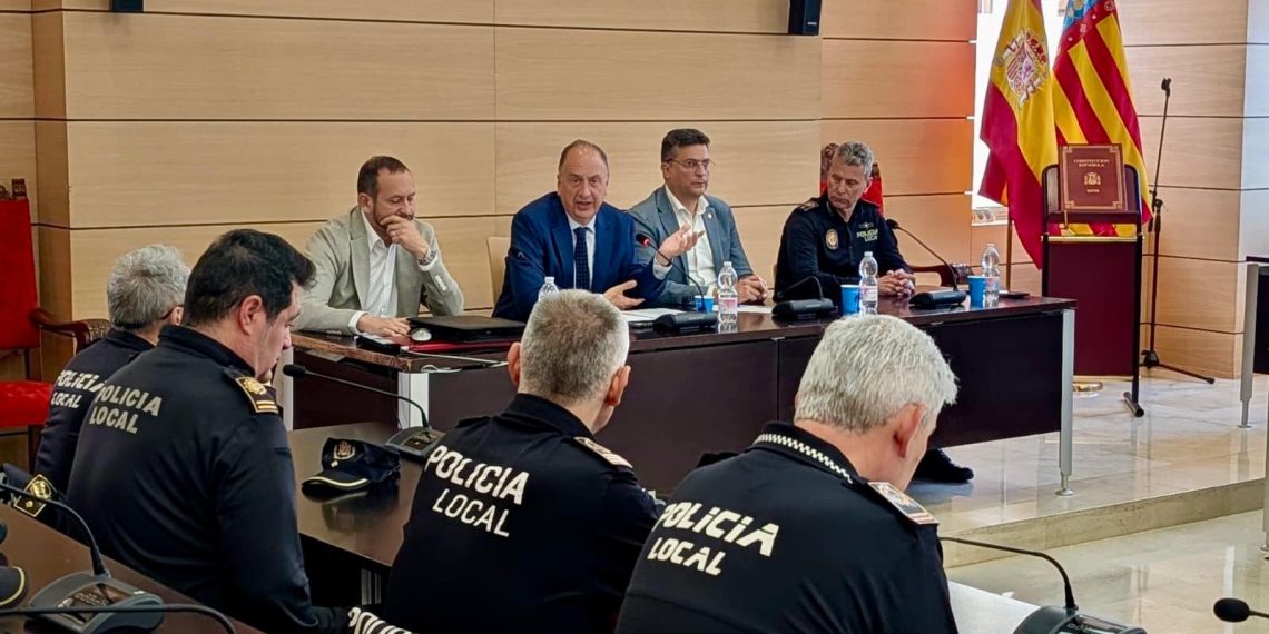 Emergencias refuerza la seguridad pública con una oferta de 1.250 plazas para la formación de policías locales