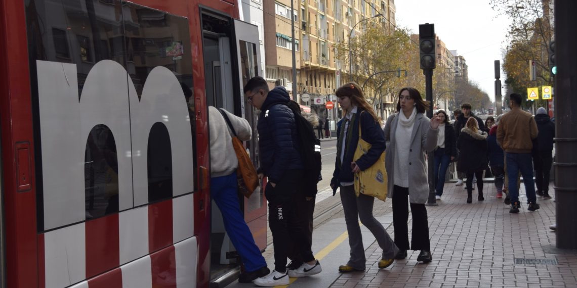 El trabajo y los estudios motivan el 73% de los desplazamientos en la red de Metrovalencia