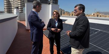 Susana Camarero reafirma el compromiso del Consell con la rehabilitación del barrio Miguel Hernández de Alicante