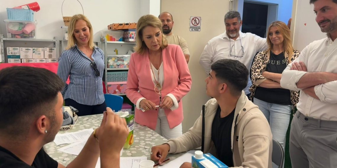 Camarero destaca el programa ‘Sarsalé’ como herramienta de inclusión educativa para el pueblo gitano en la Comunitat Valenciana