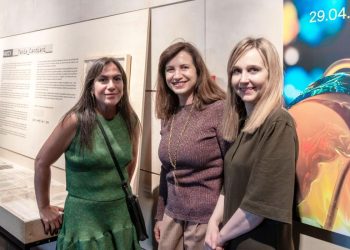 El IVAM presenta una exposición inmersiva sobre la vida oculta bajo tierra