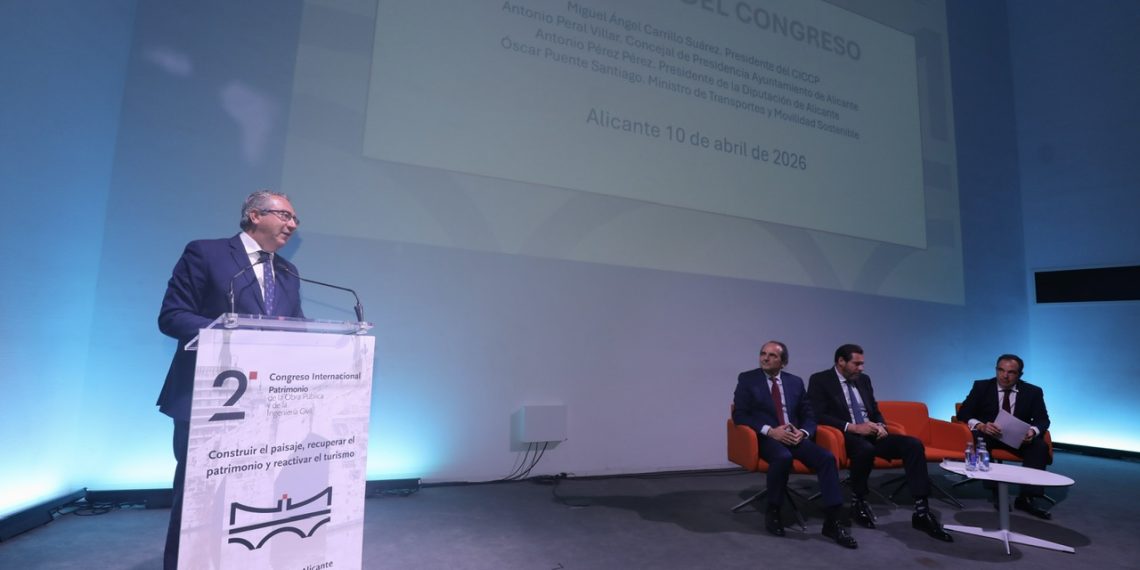Toni Pérez pide más inversión en infraestructuras en la clausura de un congreso internacional en Alicante