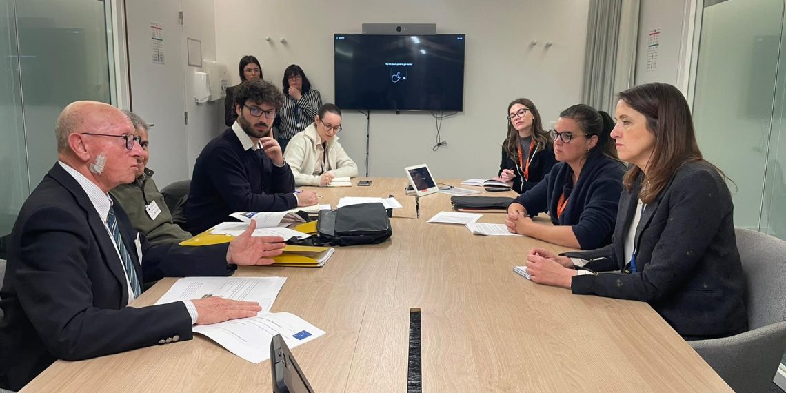 AVA-ASAJA pide a los eurodiputados que rebajen el umbral de la cláusula automática del arroz