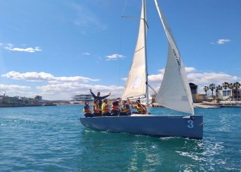 La FVCV y YMCA acercan la vela a jóvenes como oportunidad formativa y laboral