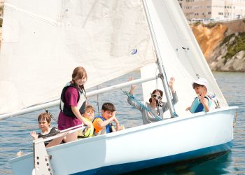 Las Escuelas de Vela de la Comunitat Valenciana inician la temporada con los cursos de Pascua