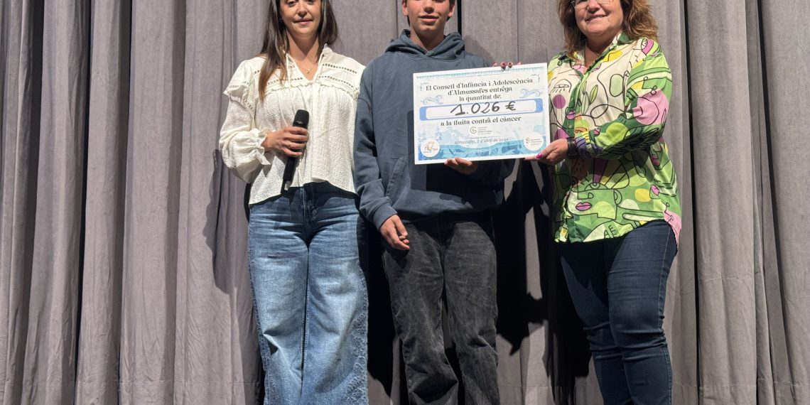 Almussafes recauda más de 1.000 euros contra el cáncer infantil en la Gala de la Infància