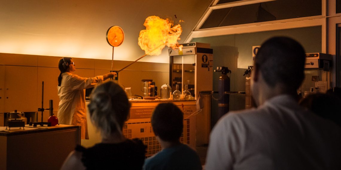 El Museu de les Ciències refuerza su programación familiar con talleres, cine científico y astronomía en el puente de mayo