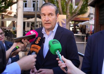 Pastor exige a Morant romper su silencio: “No puede esconderse más ante el escándalo de la familia Puig”