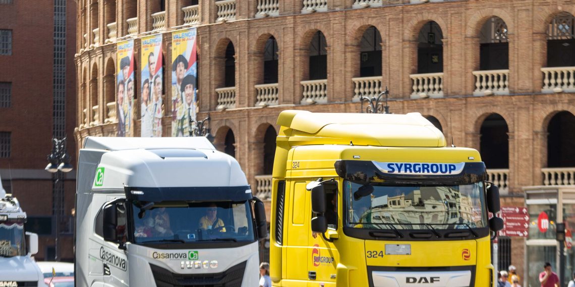 Transportistas denuncian el colapso de la ITV valenciana y lanzan ‘Ni un Minuto más’