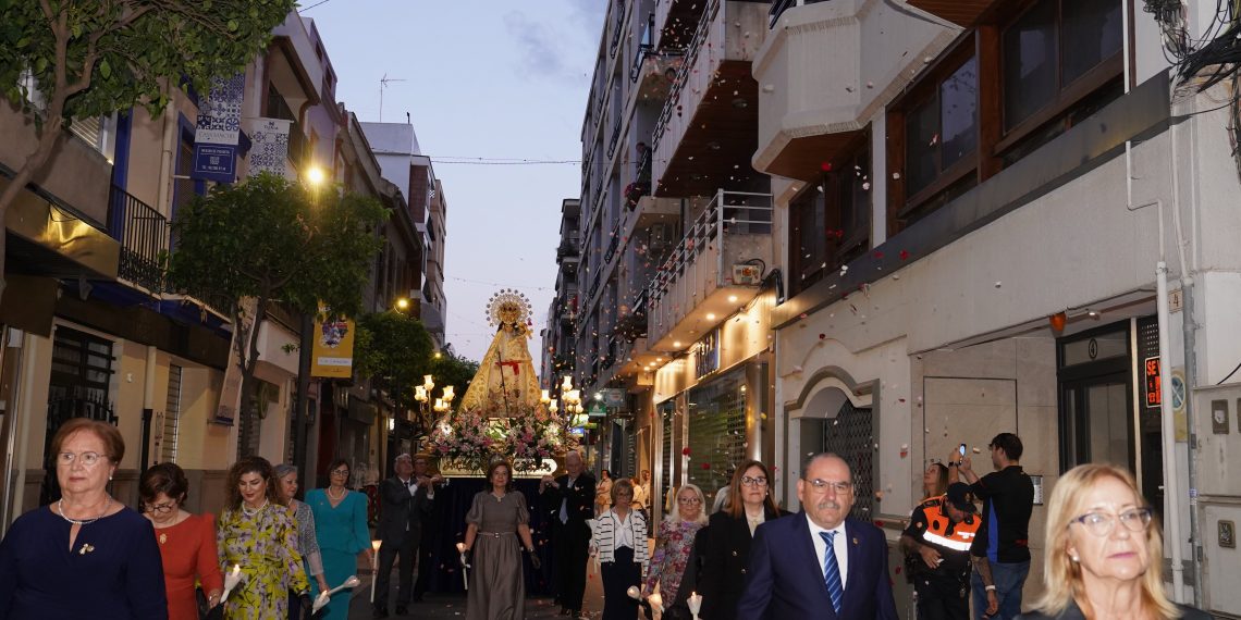 La devoción a la patrona de Gandía bate récords de participación en las celebraciones de la Mare de Déu dels Desamparats