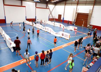 350 alumnos participan en Agost en la Trobada de Pilota a l’Escola