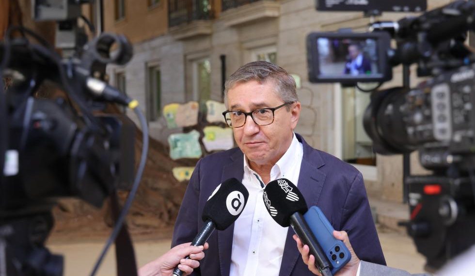 Rovira afirma que el Gobierno exime del IRPF las ayudas por la DANA tras la petición de Pérez Llorca