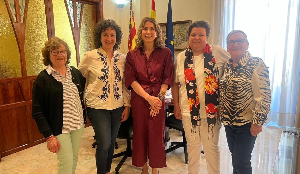 La Generalitat destaca el papel cultural y social de las casas regionales de Aragón en la Comunitat Valenciana