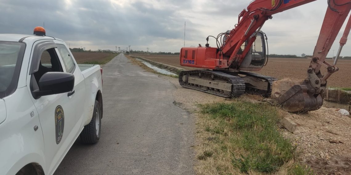 Comienzan las obras de reparación del Camí el Palmar de Sueca tras los daños de la DANA