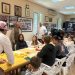 Los talleres infantiles recuperan la tradición de las monas de Pascua en las pedanías de Valencia