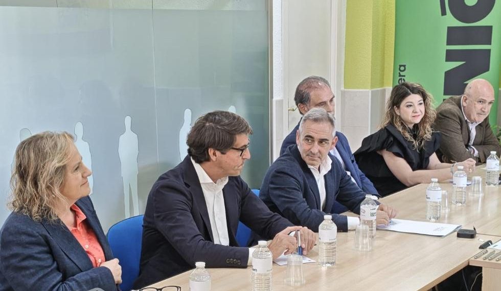 Barrachina presenta a La Unió ayudas de 50 millones para modernizar el campo