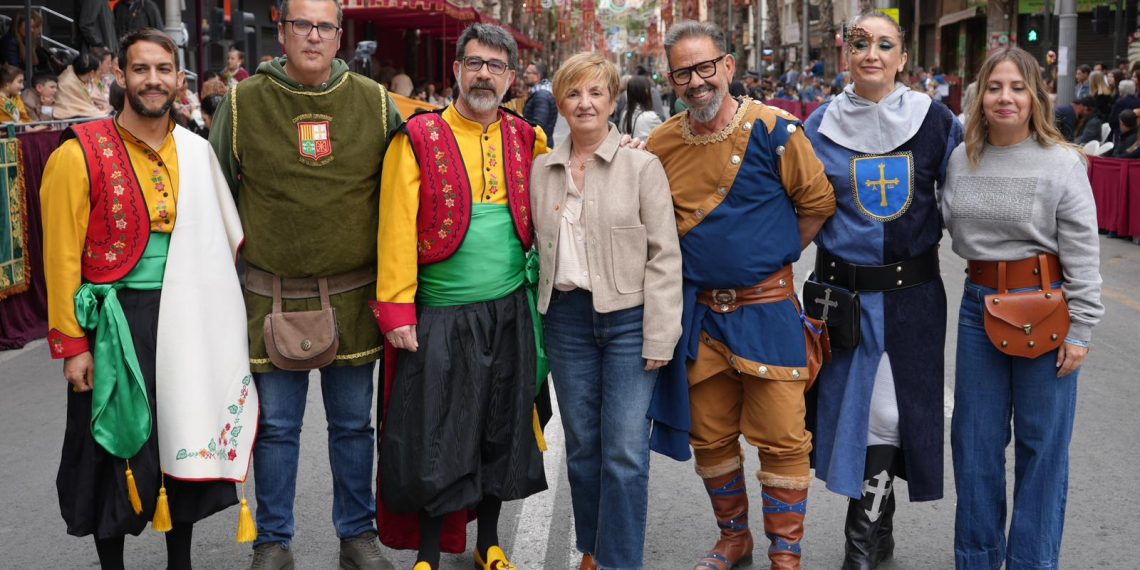 La Generalitat refuerza el papel de los Moros y Cristianos como motor turístico