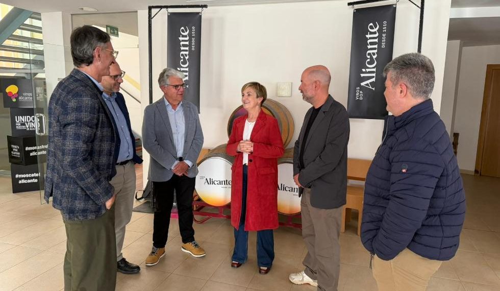 La Generalitat impulsa el enoturismo en Alicante junto a la DO de vinos