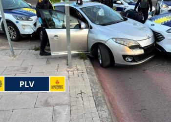 Detenido un taxista ilegal tras una persecución temeraria por Valencia
