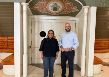 El IVAJ organiza un encuentro cultural en homenaje a Miguel Hernández para acercar su legado a los jóvenes