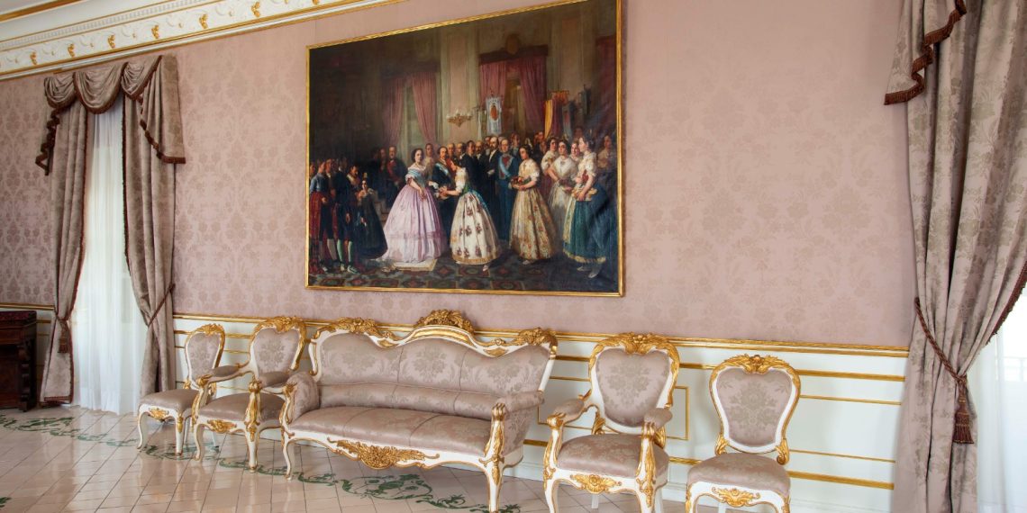 El Ayuntamiento de Valencia exhibe el cuadro de la recepción de Isabel II en el Palacio de Cervelló