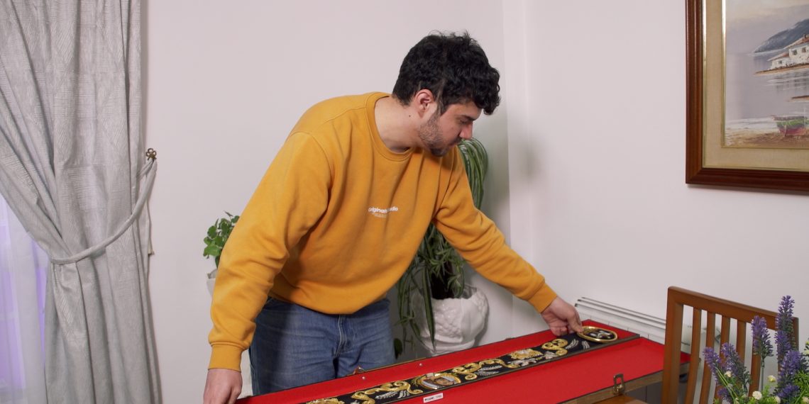 À Punt investiga el cambio de relación de los jóvenes con la espiritualidad en una nueva entrega de ‘Zoom’