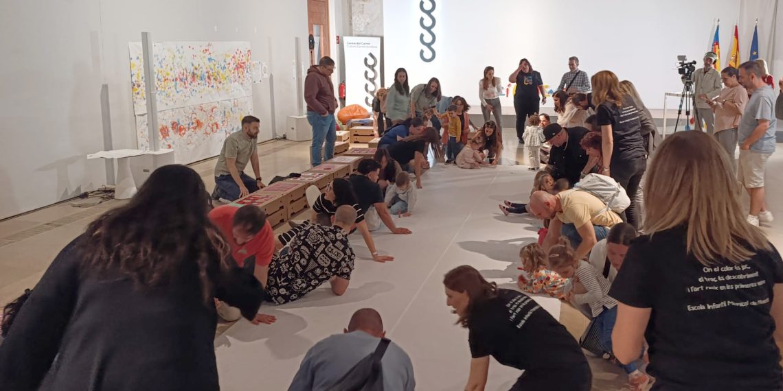Los niños de Museros conquistan el Centre del Carme con una experiencia artística pionera para la primera infancia