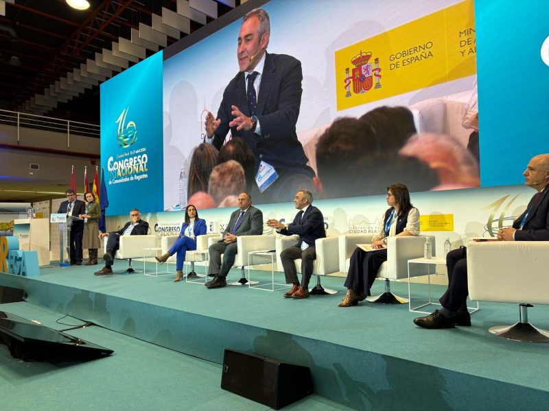 Barrachina defiende en el Congreso Nacional de Regantes un modelo de agua basado en la inversión y el consenso