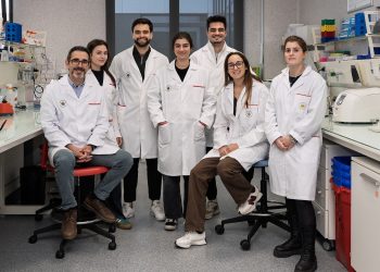 Un estudio de la CEU UCH publicado en Nature advierte sobre el riesgo de usar bacterias sustitutas para estudiar la Listeria en la leche